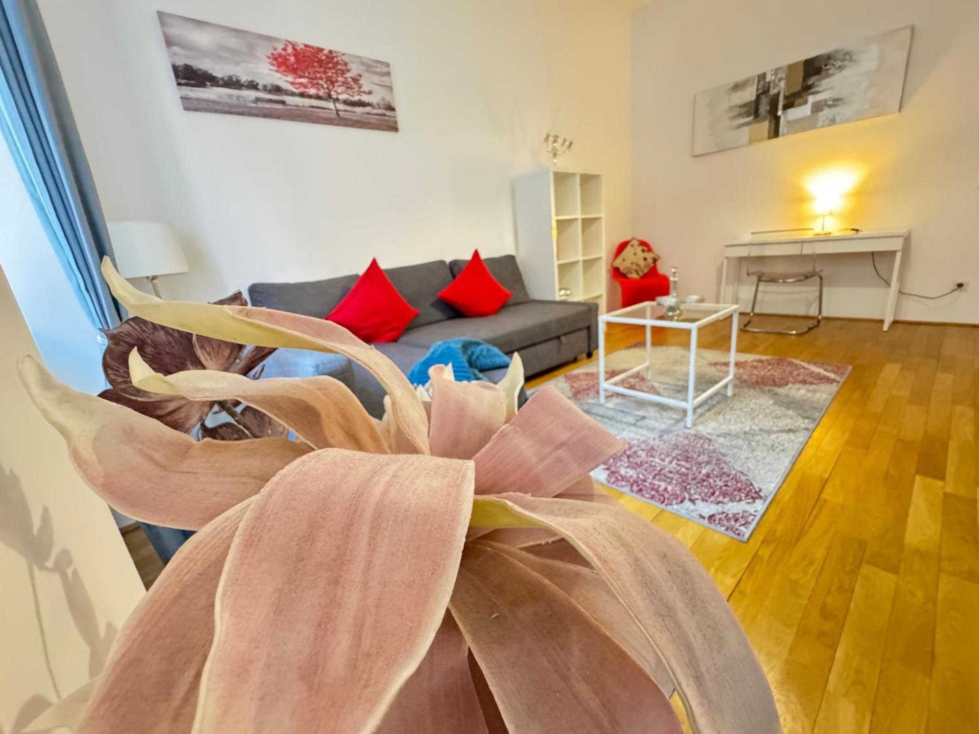 Charming Flat & Balcony Near Central Station L Bg5 Wien Eksteriør billede