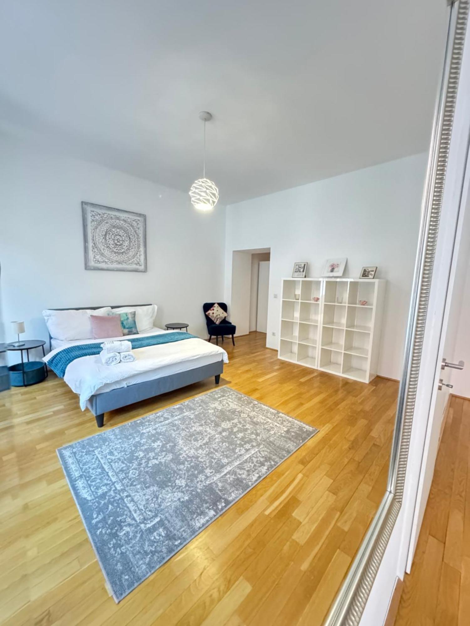 Charming Flat & Balcony Near Central Station L Bg5 Wien Eksteriør billede